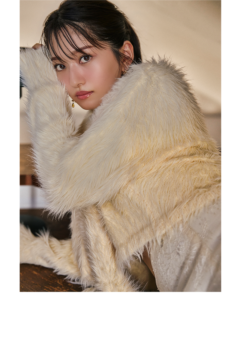 “Charm with Fluffy” No.7