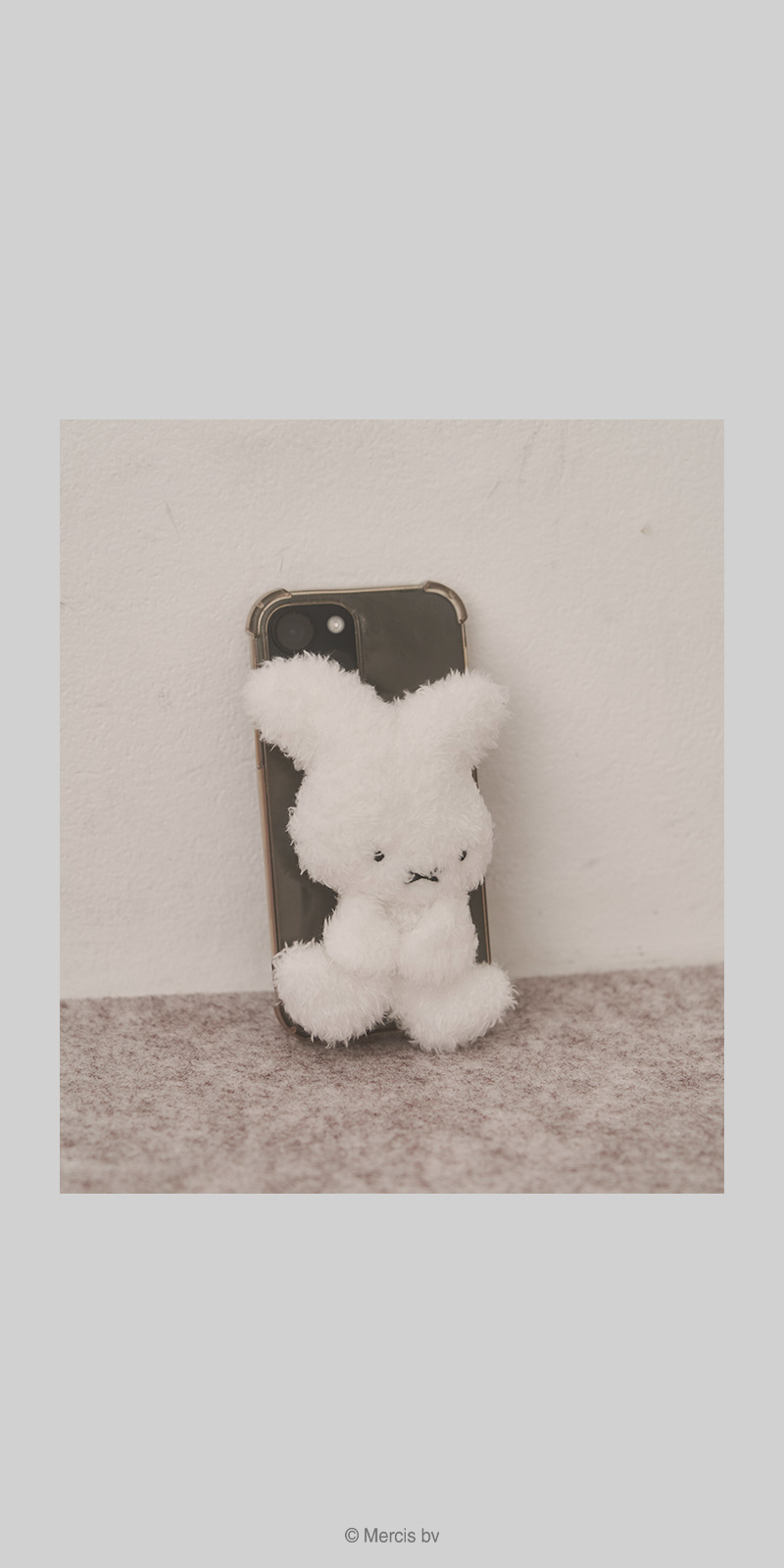 miffy誕生70周年を記念したナインチェのイラストを使用したコラボレーションアイテムが登場！ - もこもこナインチェ スマホグリップ
