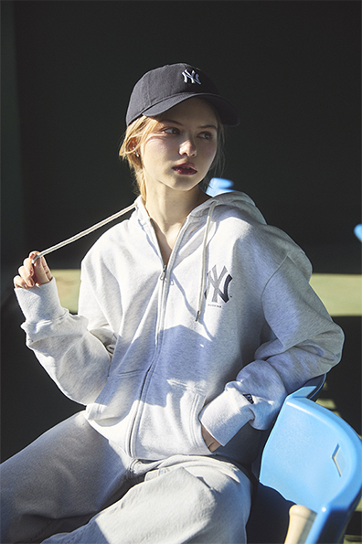 Ungrid COLLABORATION IMAGE - No.1