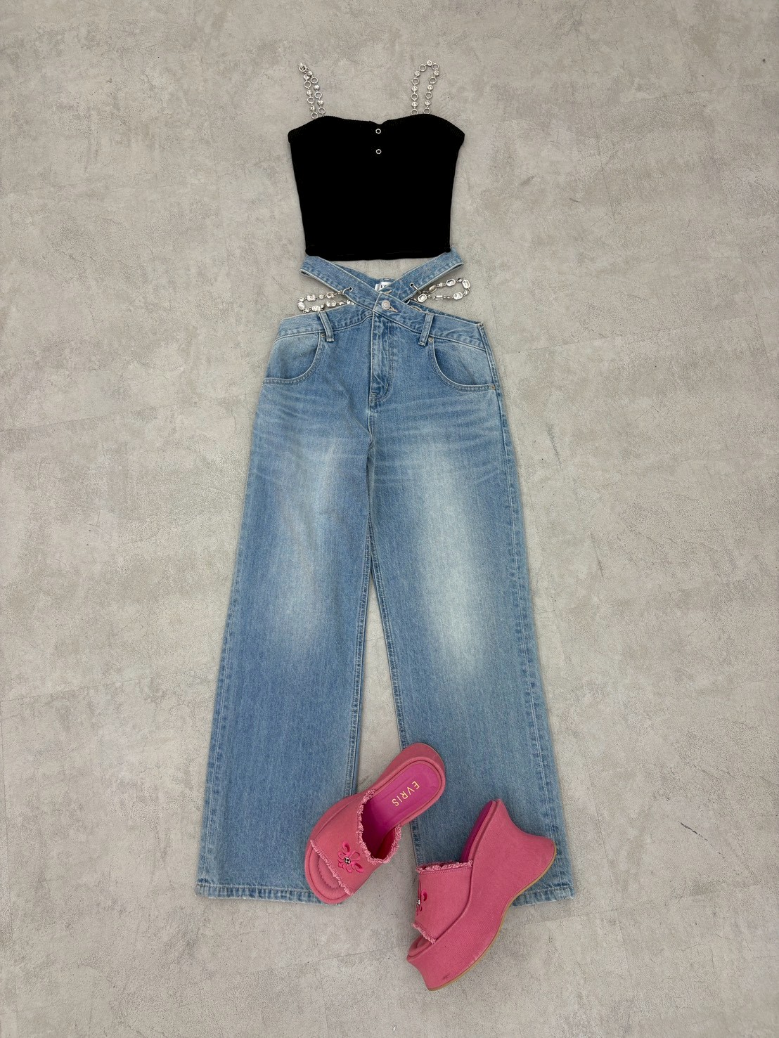 EVRIS 2026 SUMMER MOVIE LOOK