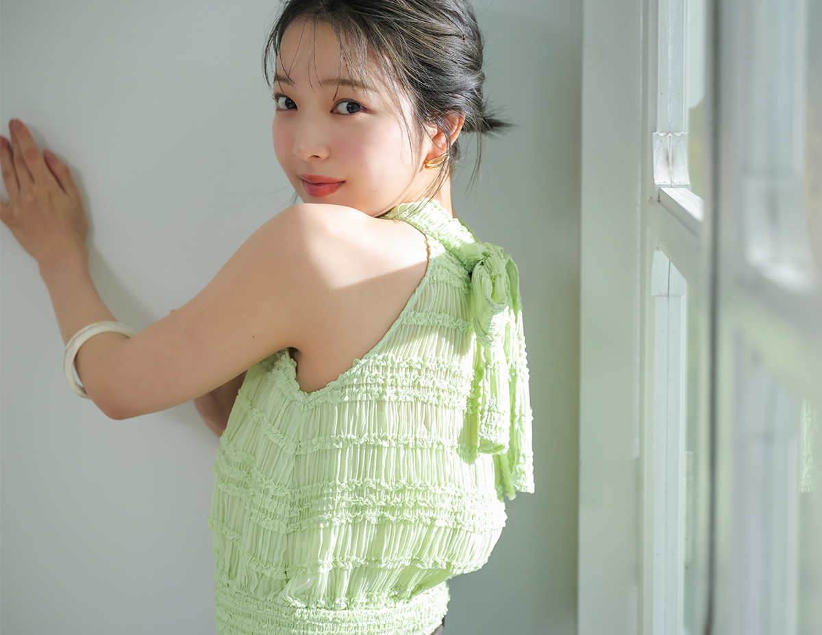 Sheer summer glow starring MEI TANAKA